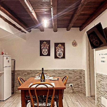 La Casetta Del Borgo Palermo Esterno foto
